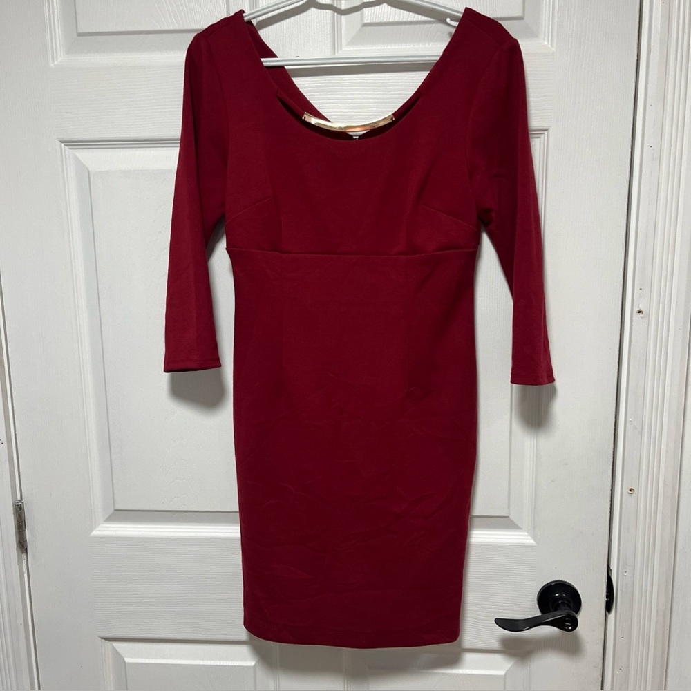 Laundry by Design Dress Red color size 6 L, gold-tone metal bar detail